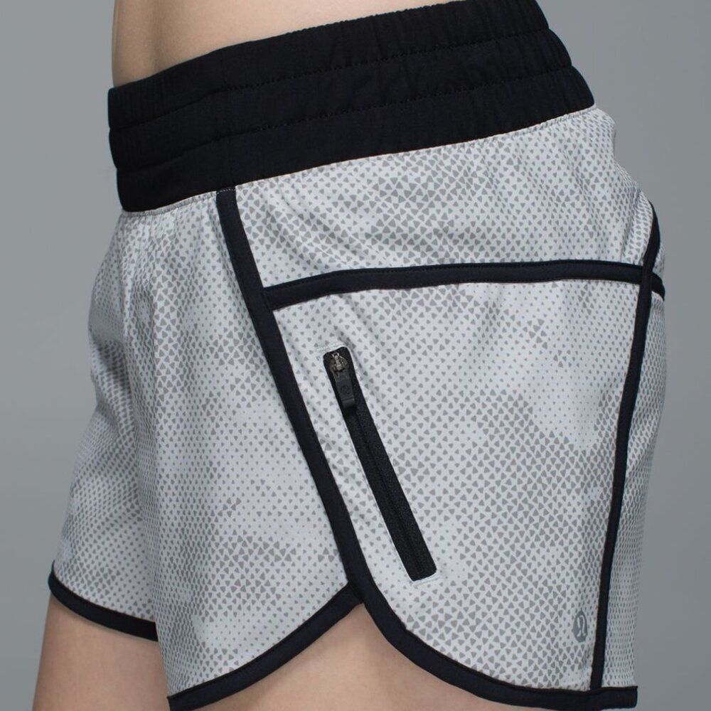 Lululemon Tracker Short Iii Size 6 - image 7